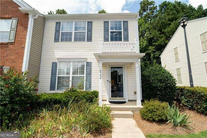 Front entry of 2766 Ashleigh Lane